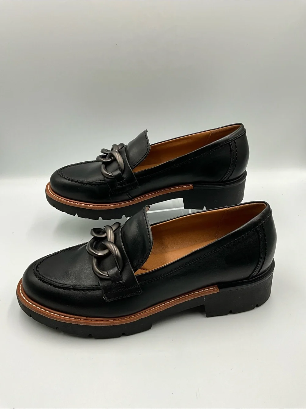 Earth Loafers Size 7.5 Black with Gunmetal Chain Accent